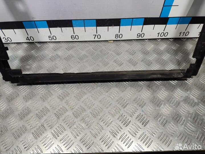 Б/У Рамка радиатора#001