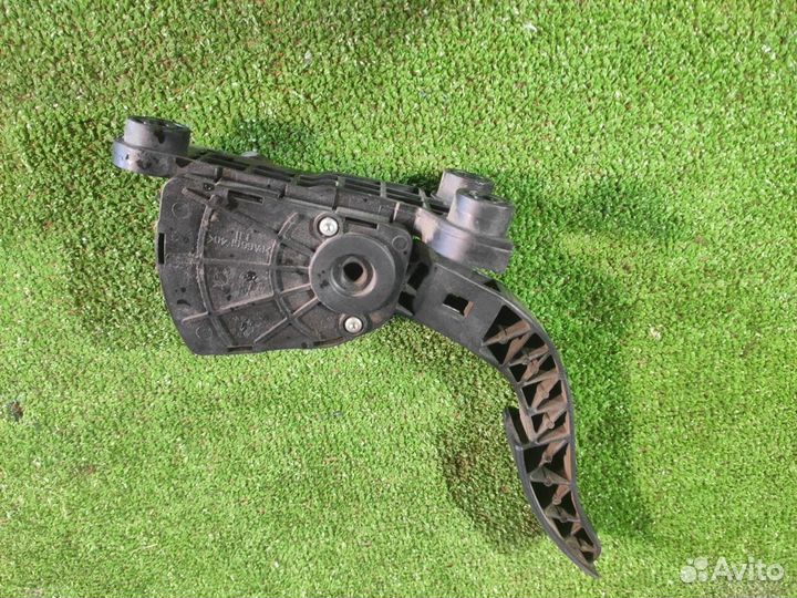 Педаль газа Kia Rio 3 седан 1.4 2011