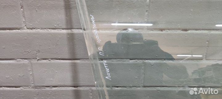 Стекло двери переднее правое Chevrolet Lacetti