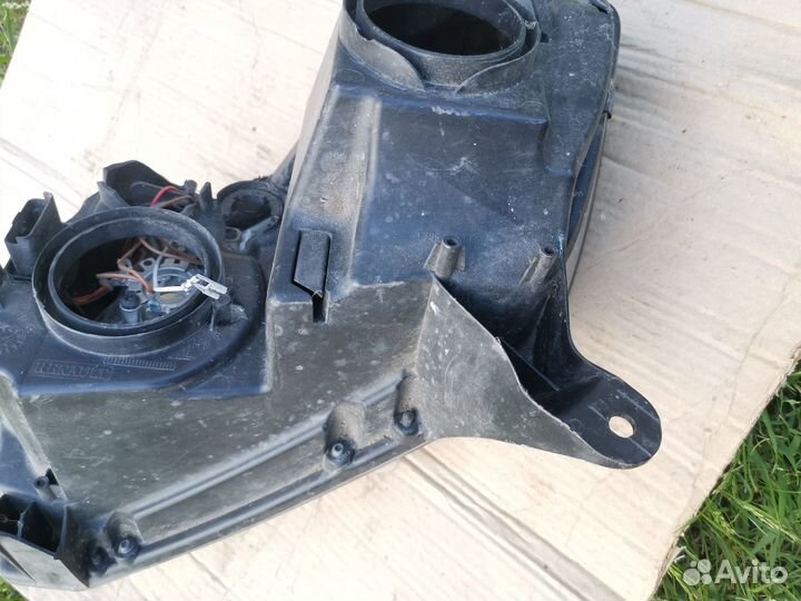 Фара рено Логан с 2015года, Правая