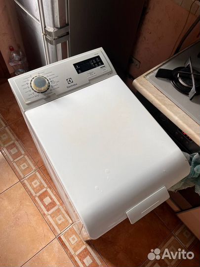 Стиральная машина electrolux EWT1066EFW