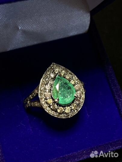 Серебряное кольцо с изумрудом
