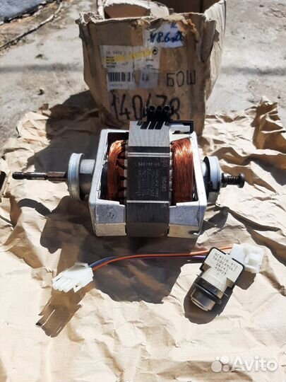 Электродвигатель 00140478