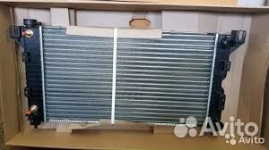 Продам радиатор охлаждения Додж Караван 3.3