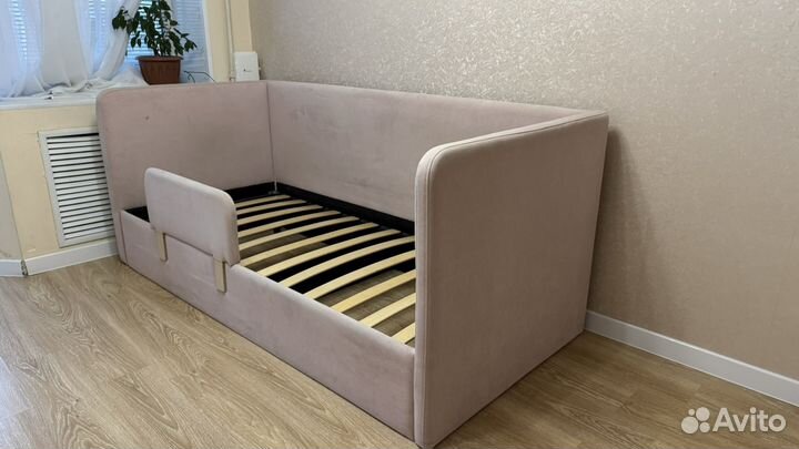 Кровать детская с матрасом