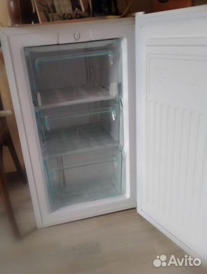 Продам морозильную камеру