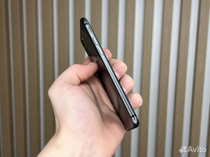 iPhone 8, 64 ГБ