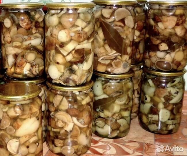 Грибы маринованные