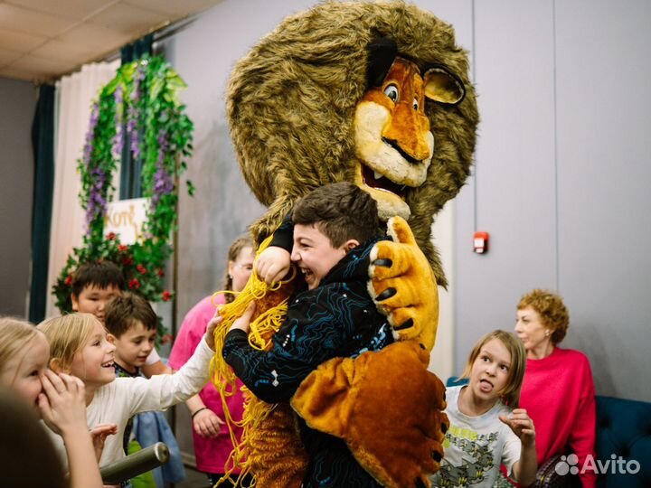 Танцы. Поздравления. День рождения