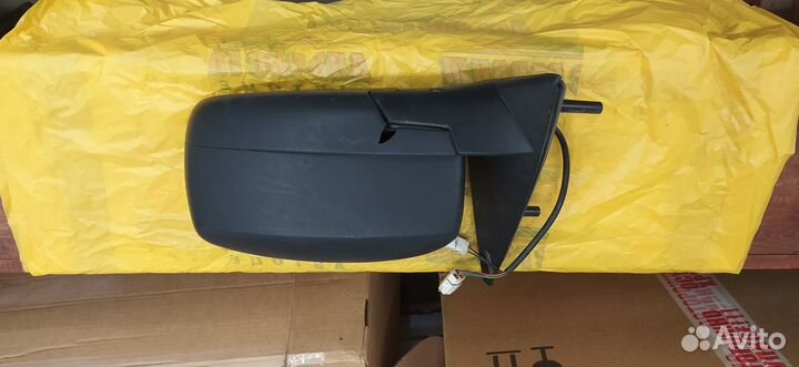 Зеркало левое в сборе Chevrolet Niva