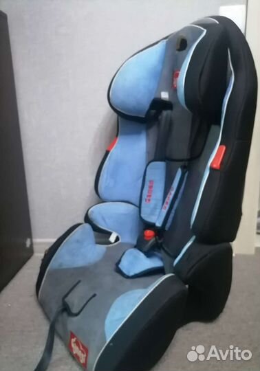 Автомобильное кресло