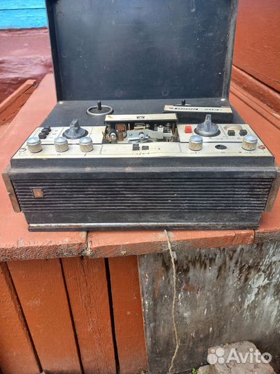 Катушечный магнитофон маяк 203