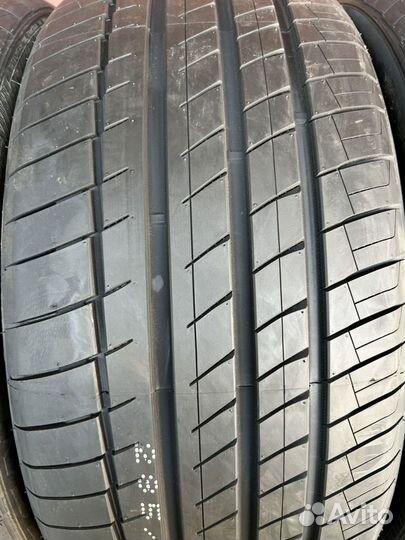 Kapsen RS26 Practical Max HP 285/40 R22 и 325/35 R22 113V