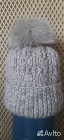 Шапка с натуральным помпоном