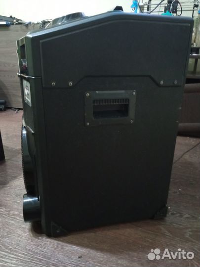 Колонка 1 киловатт LG OM7550K с караоке