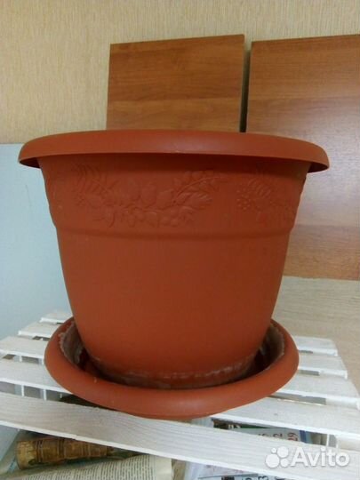 Горшок цветочный пластик