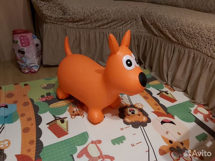 Надувная собака попрыгун