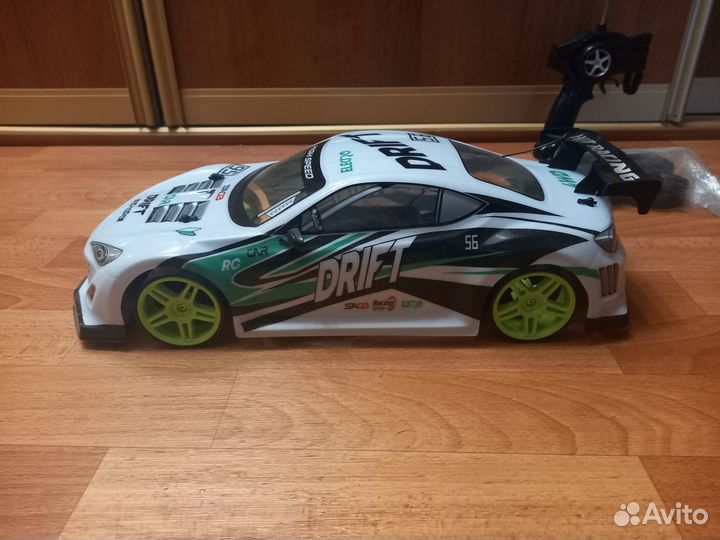 Машинка на радио управлении (дрифт)
