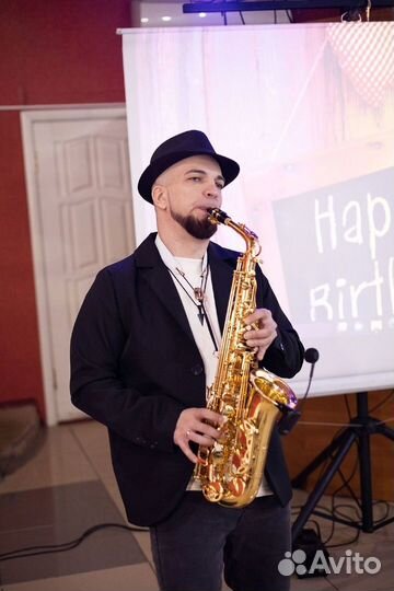Ведущий, DJ, вокалист, саксофонист