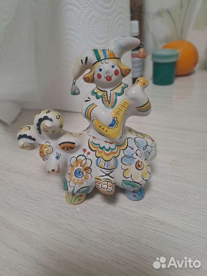 Статуэтки майолика