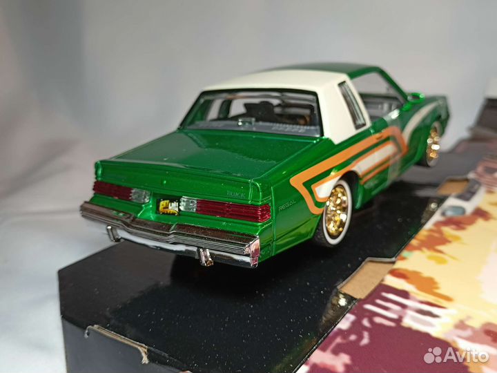 Модель Buick Regal 1987 1:24 Get Low Motormax