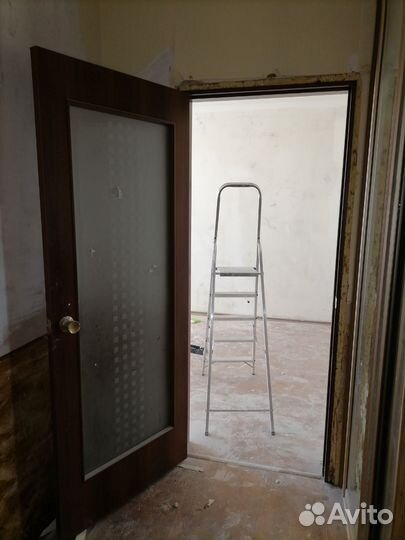 Межкомнатные двери бу с коробкой 2.0*0.8