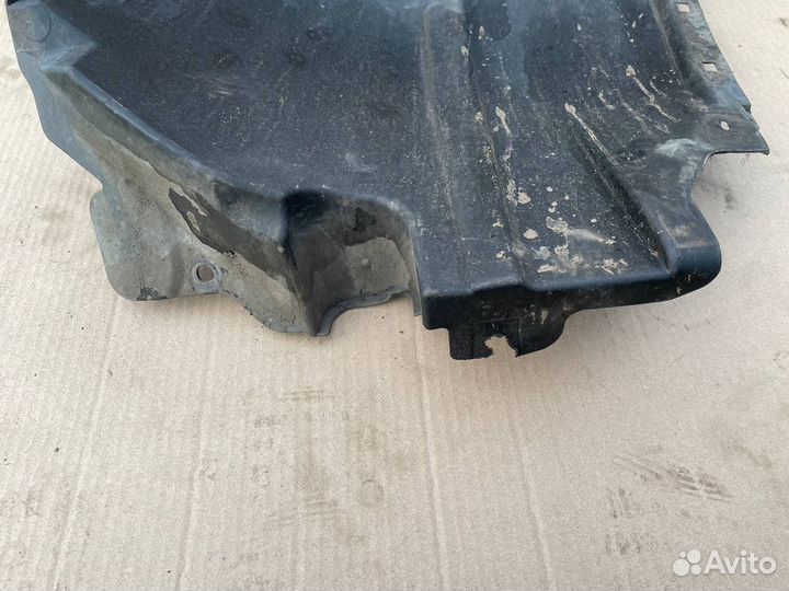 Подкрылок левый infiniti qx70 задняя часть