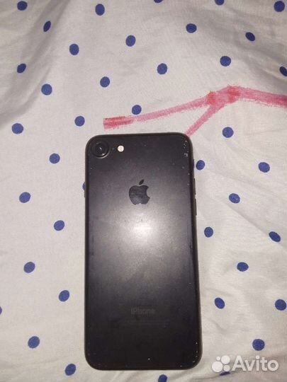 Телефон iPhone 7