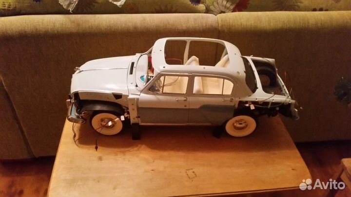 Модель автомобиля газ-21 «Волга» в масштабе 1:8