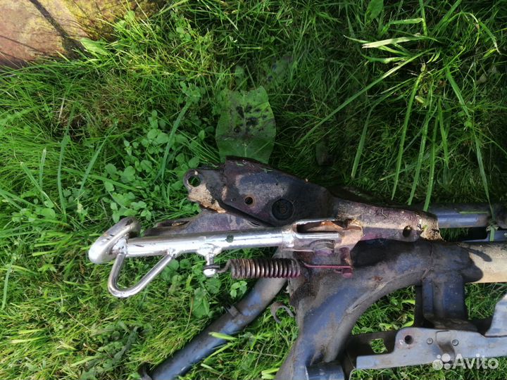 Боковая подножка honda dio 18