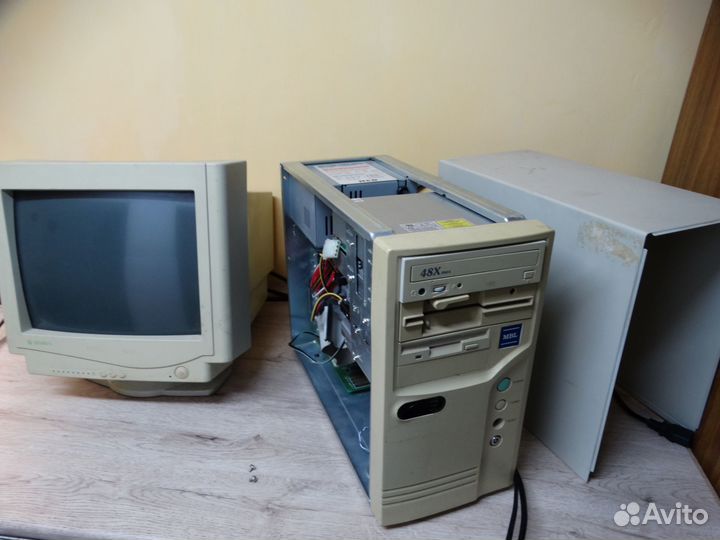 Ретро компьютер на AMD 386SX в сборе, с монитором