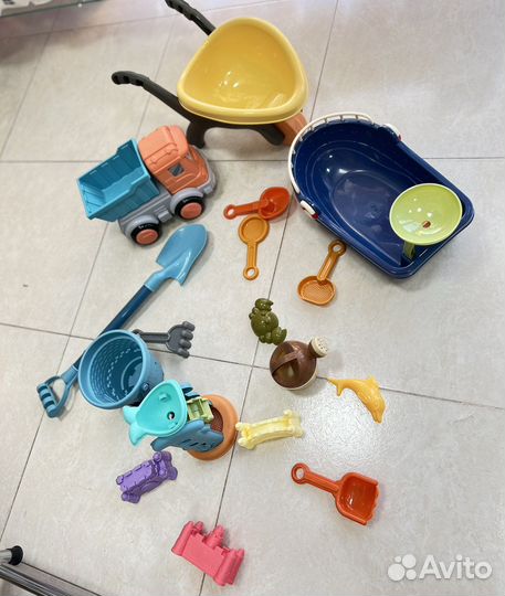 Пластиковые игрушки для песка