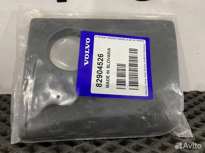 Накладка противотуманной фары Volvo FH4 82904526