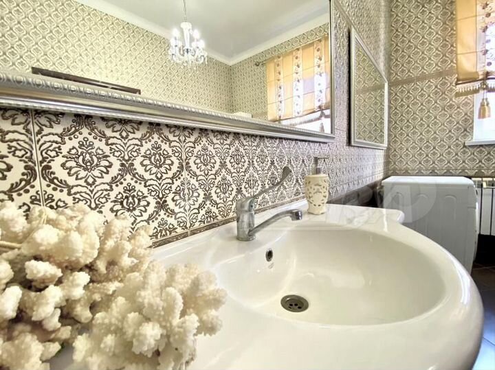 Коттедж 437,1 м² на участке 15 сот.