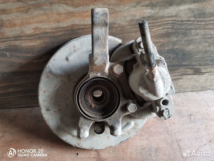 Поворотный кулак в сборе на ваз 2114