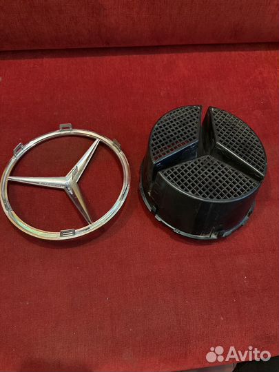 Эмблема решетки радиаторам Мерседес 164, 251