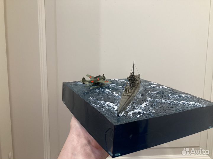 Диорама с подводной лодкой в смоле