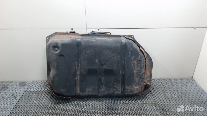 Бак топливный Mitsubishi Sigma, 1991