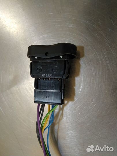 Кнопка стеклоподъемника Renault Sandero 2009 2014