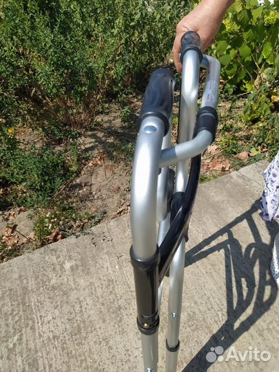 Ходунки для инвалидов