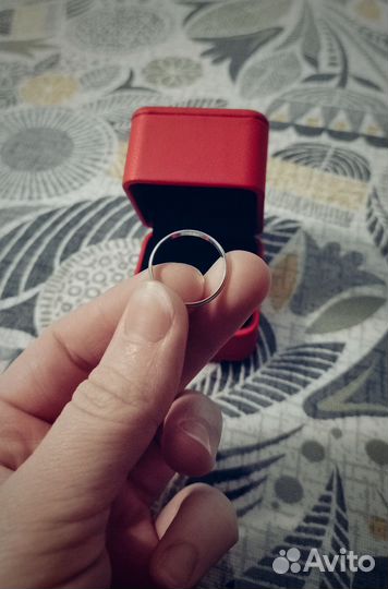 Продам обручальное кольцо