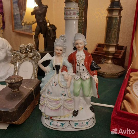 Лампа настольная.винтаж.германия. дама С кавалеро