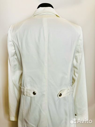 Тренч белый стильный