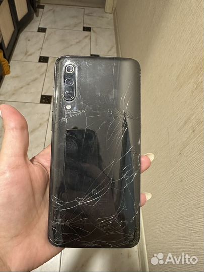 Xiaomi Mi 9, 6/64 ГБ