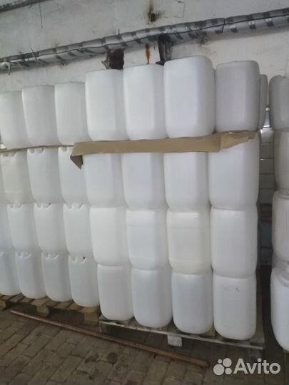 Канистры пластиковые б/у.крышки