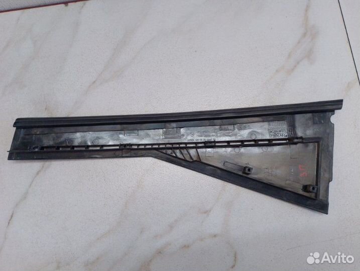 Накладка двери задняя правая Ssangyong Rexton