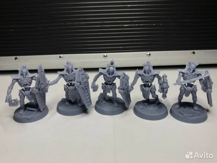 Warhammer 40000 миниатюры Lychguard