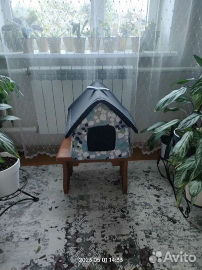 Домик для кошки или маленькой собачки