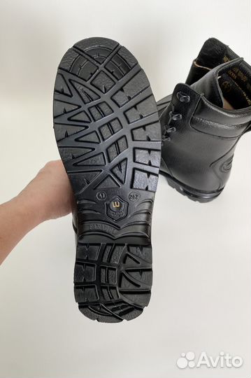 Новые ботинки р 41 хромовые с высокими берцами