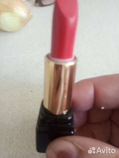 Помада (брендовая)